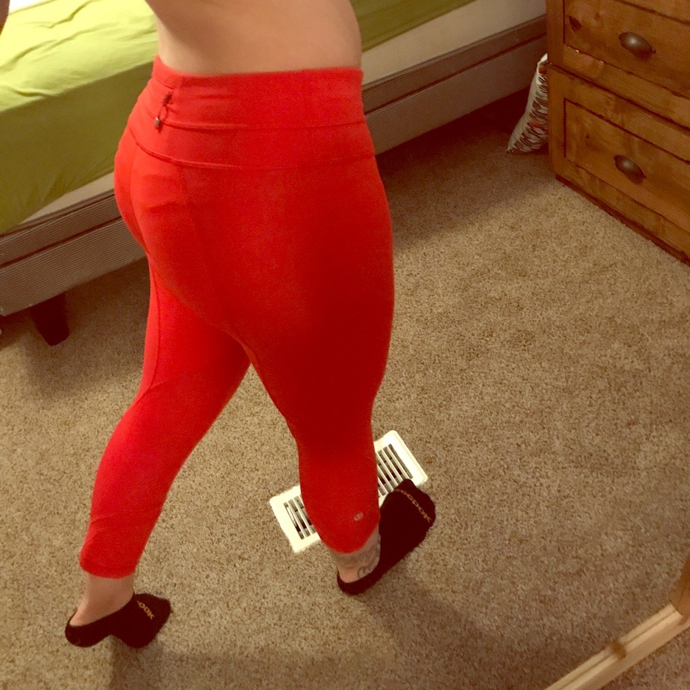 RARE lulu lemon 🍋 crops ❤️❤️ SOLD❤️❤️